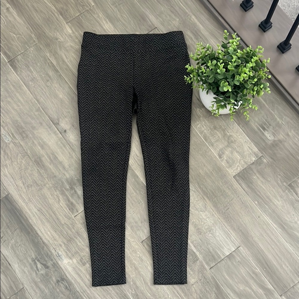 LOFT Black and Gray Chevron Leggings